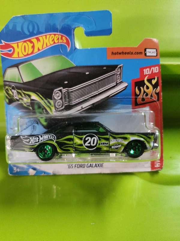 Ford Galaxie 65..     Hotwheels