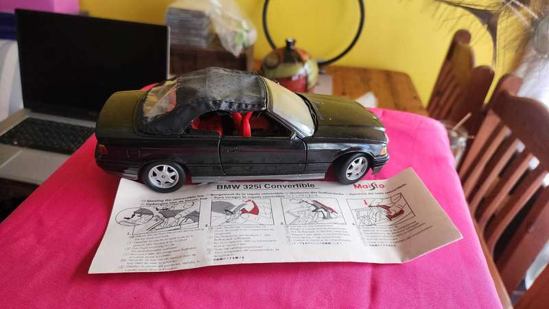 BMW 325i "E36" Convertible  Maist { 1,18 }