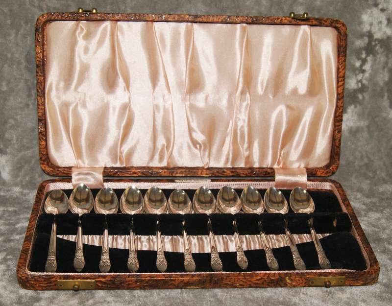 Angora silver plated set of 11 teaspoons in original box