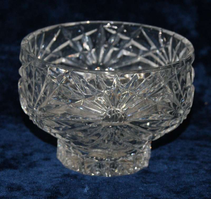 Vintage moulded glass sweet dish/ bowl