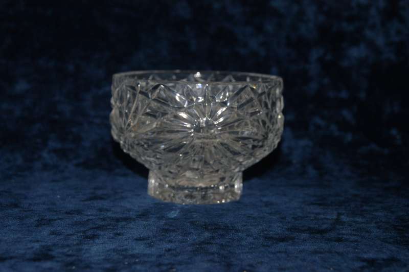 Vintage moulded glass sweet dish/ bowl