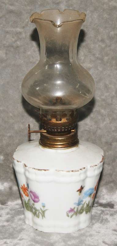 Vintage porcelain oil lamp