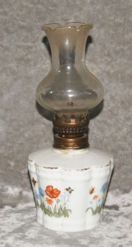 Vintage porcelain oil lamp
