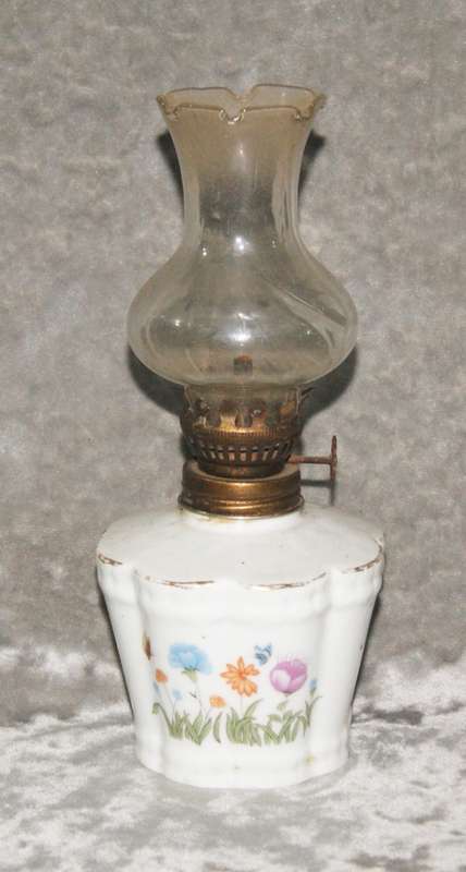 Vintage porcelain oil lamp