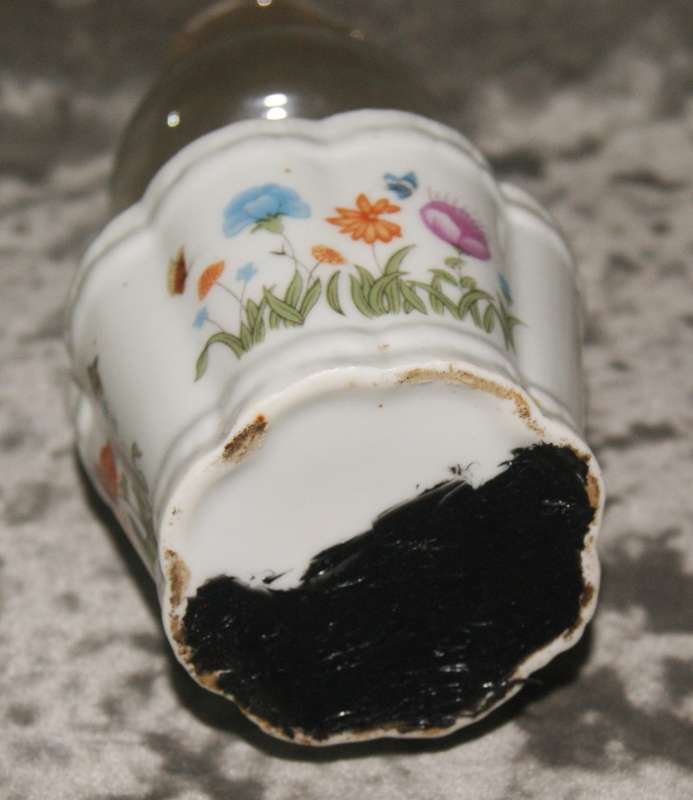 Vintage porcelain oil lamp