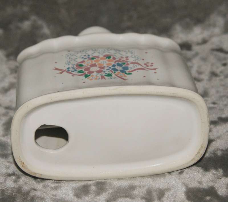 Vintage ceramic serviette holder