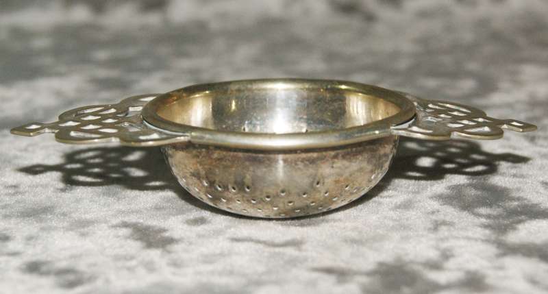 Vintage EPNS pierced metal cup top tea strainer