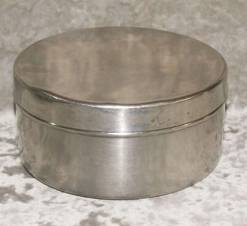 Stainless steel lidded bowl