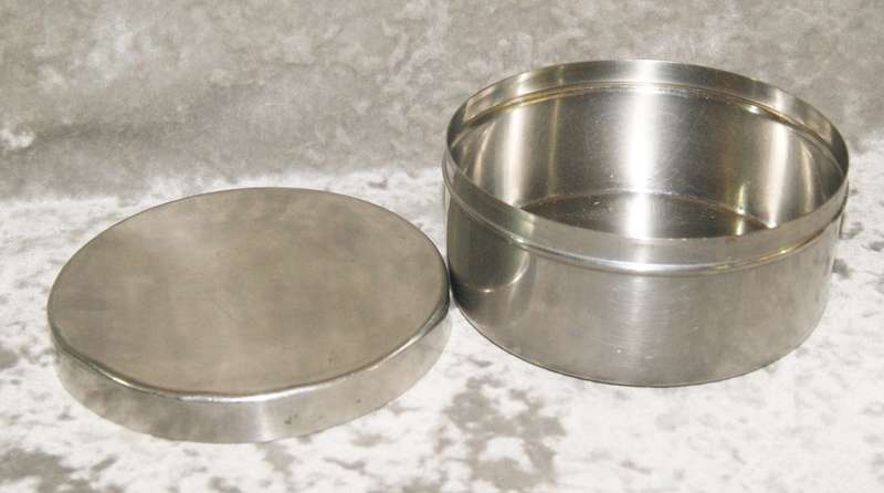 Stainless steel lidded bowl