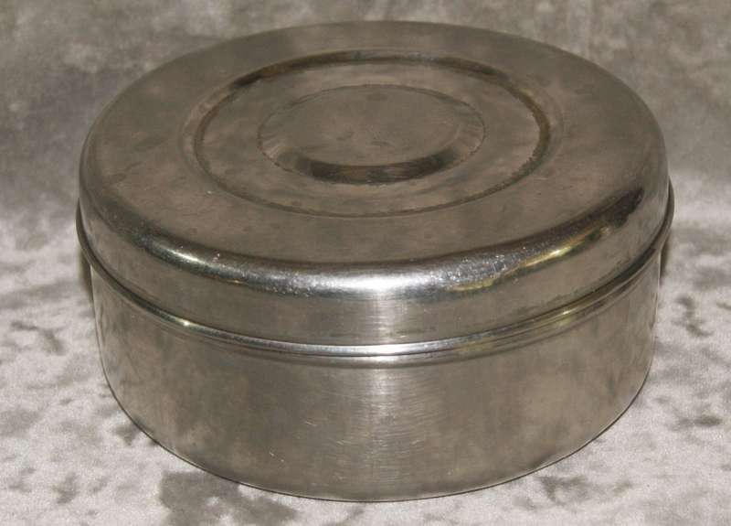 Stainless steel lidded bowl