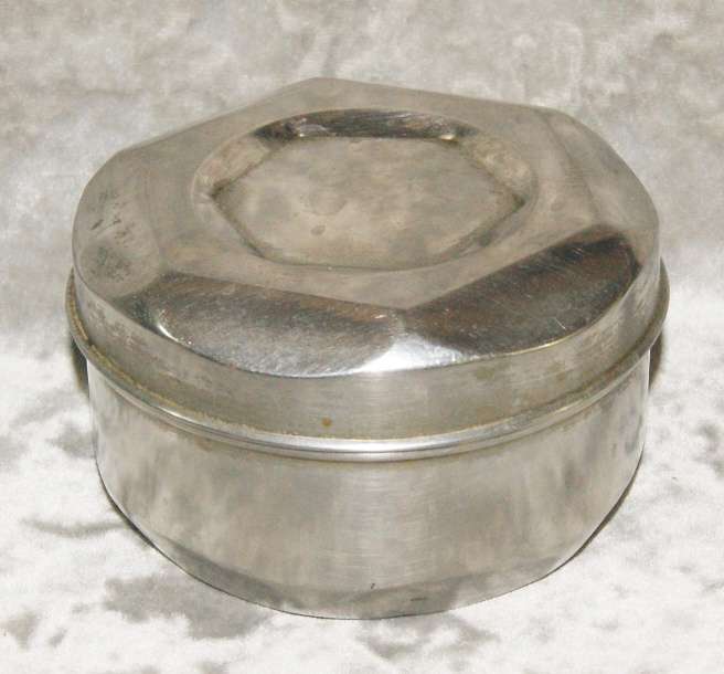 Stainless steel lidded bowl