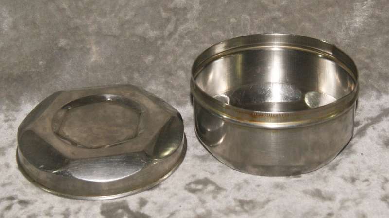 Stainless steel lidded bowl