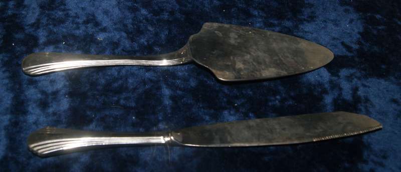 Vintage cake knife and lifter set