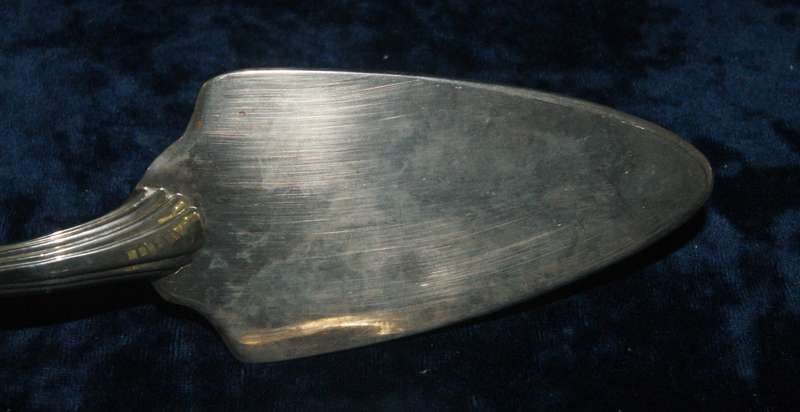 Vintage cake knife and lifter set