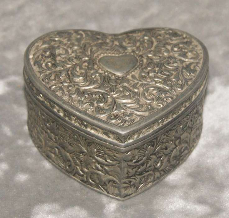 Silver plated high relief heart shaped trinket