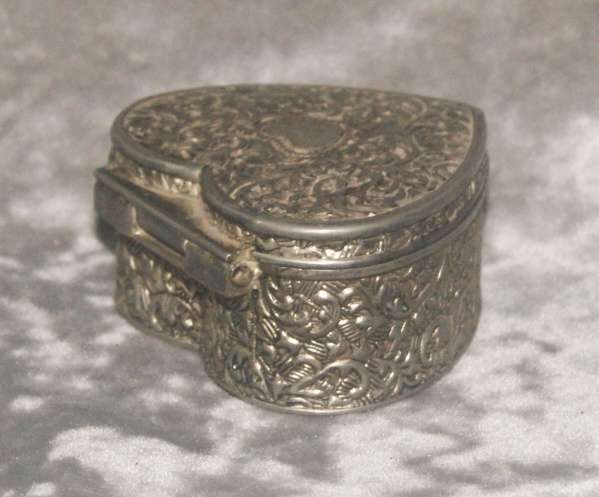Silver plated high relief heart shaped trinket