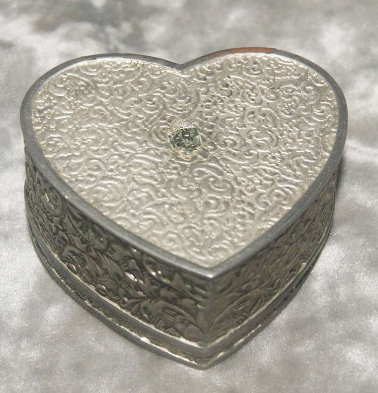 Silver plated high relief heart shaped trinket