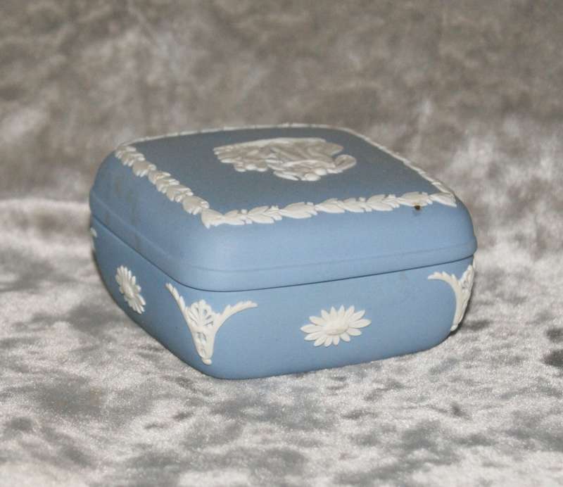 Wedgwood blue jasperware trinket box