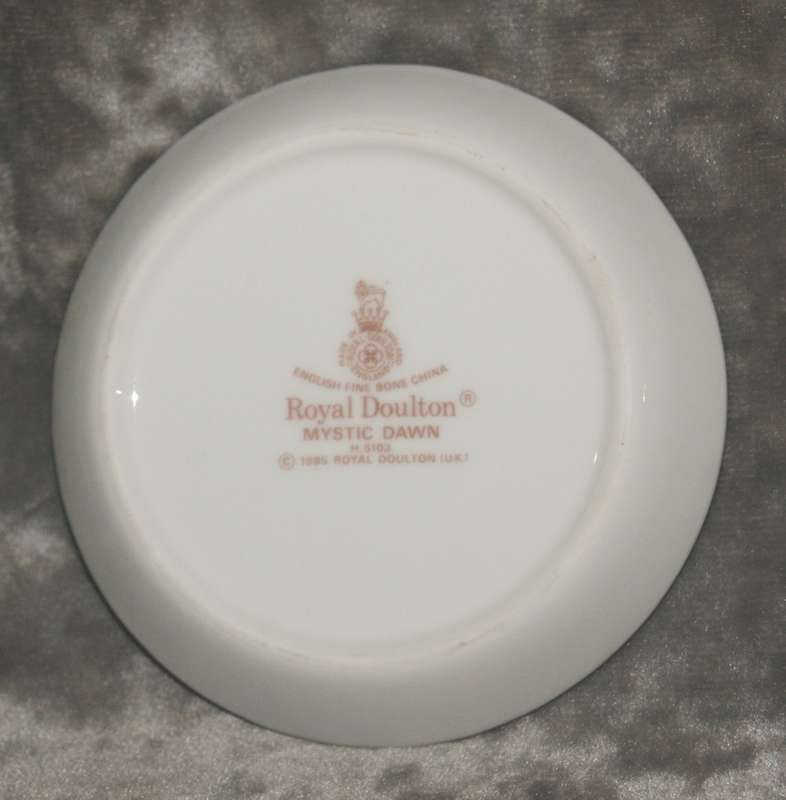 Royal Doulton Mysic Dawn pin dish (1 of 2)