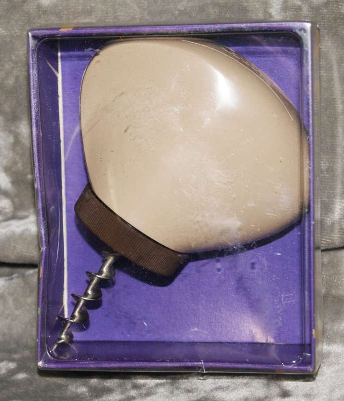 Seiger 600 designer bottle opener in original bow (new in box)