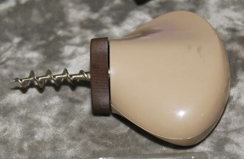 Seiger 600 designer bottle opener in original bow (new in box)