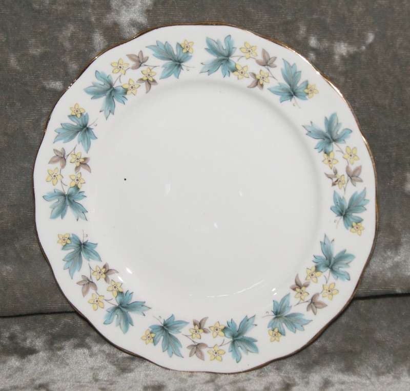 Queen Anne Blue Leaf side plate/ cake plate (2 of 5)