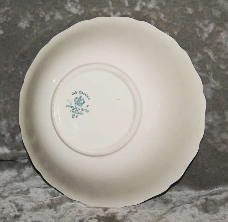 Johnson Bro's "Old Chelsea" salad/ dessert serving bowl