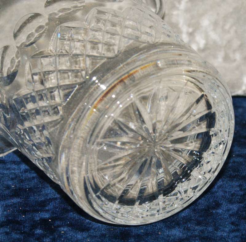 Cut crystal ice bucket