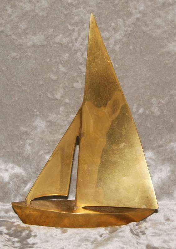 Medium brass sailing boat (yacht)