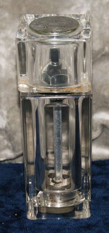 Acrylic pepper and salt shaker (slightly damaged)