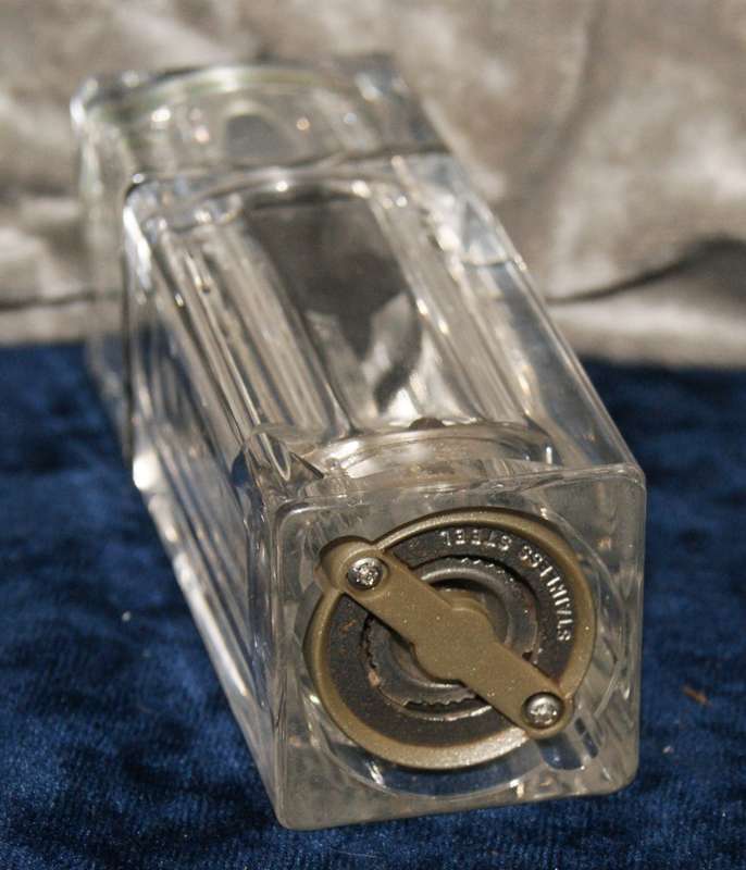 Acrylic pepper and salt shaker (slightly damaged)