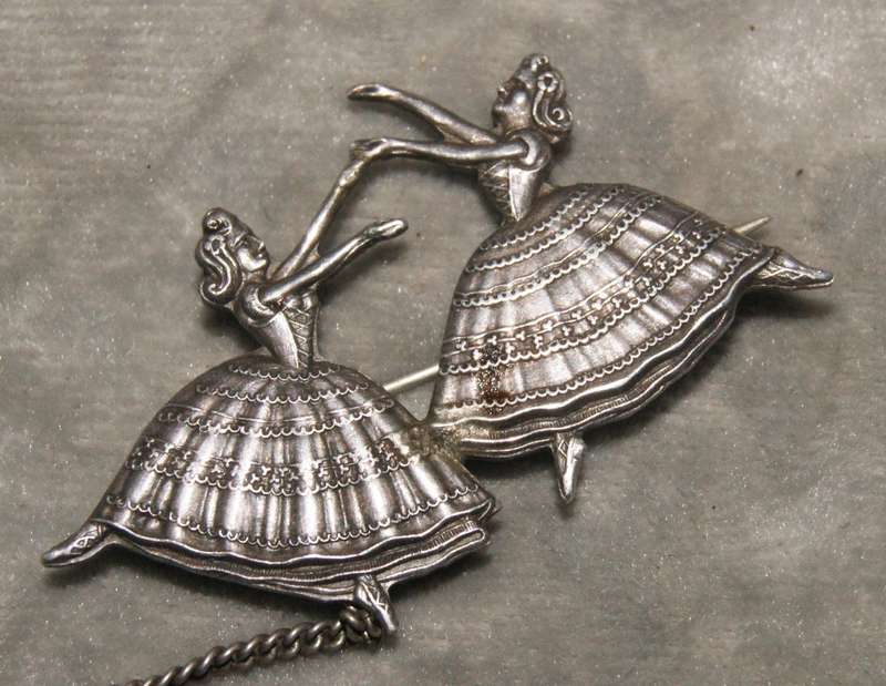 Vintage sterling silver ladies ballerina collar brooch (12.1g) @@ CCRRAAZZYY R1 START