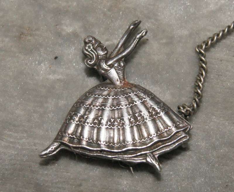 Vintage sterling silver ladies ballerina collar brooch (12.1g) @@ CCRRAAZZYY R1 START