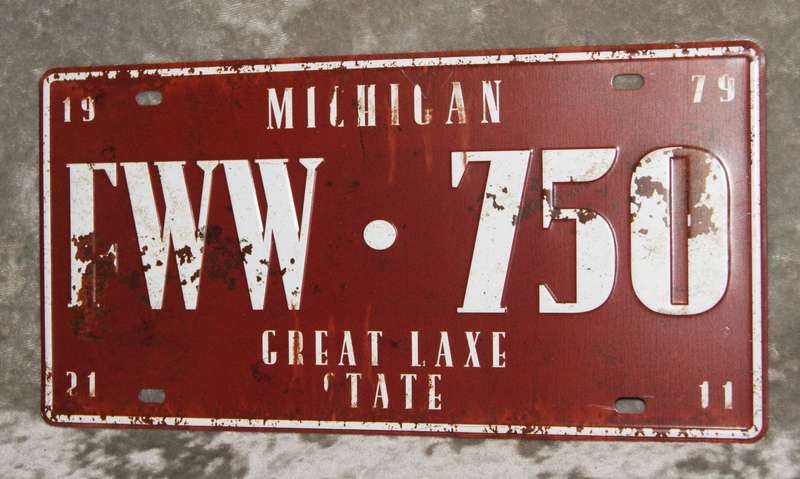 Vintage Michigan metal number plate sign @@ CCRRAAZZYY R1 START