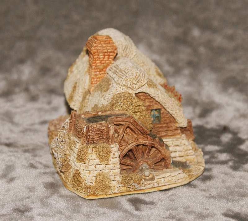 Lilliput Lane "Watermill" in original box with deed