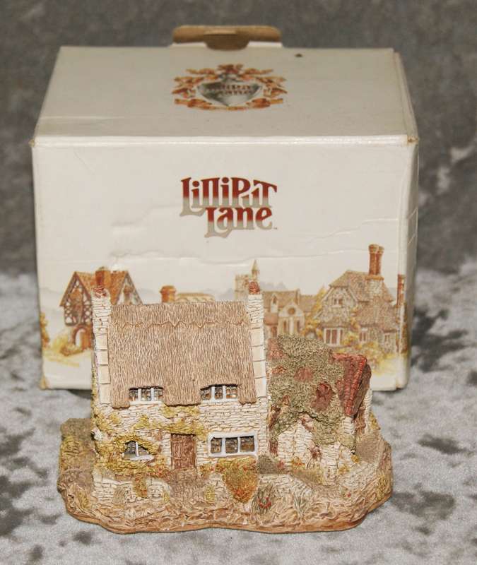 Lilliput Lane "Cobblers Cottage" in original box
