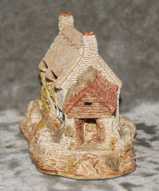 Lilliput Lane "Cobblers Cottage" in original box