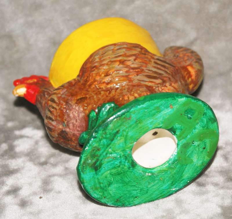 Brown ceramic chicken egg cup @@ CCRRAAZZYY R1 START
