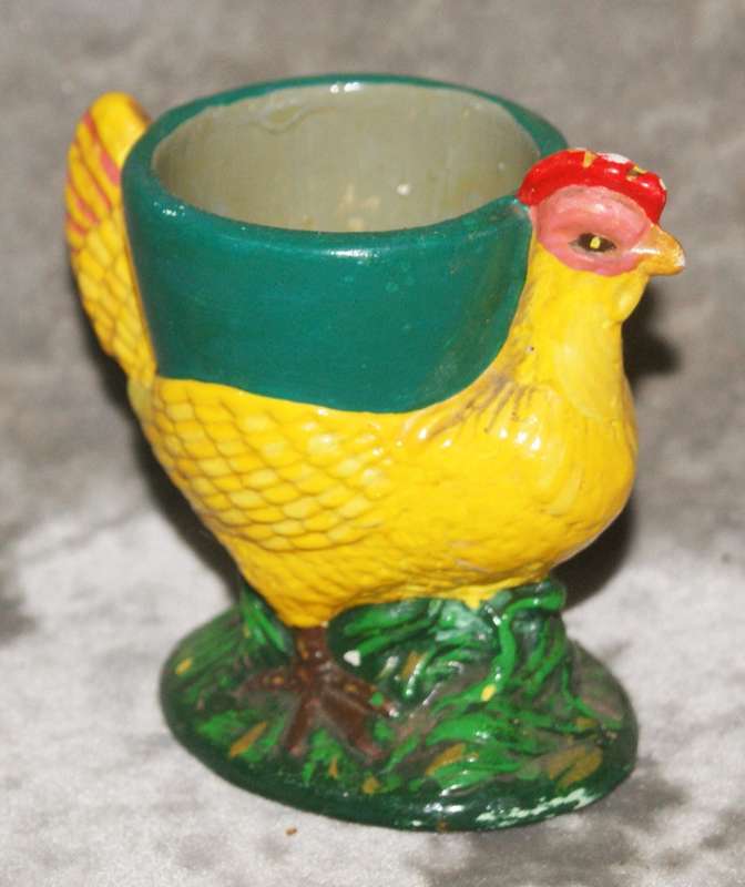 Yellow ceramic chicken egg cup @@ CCRRAAZZYY R1 START