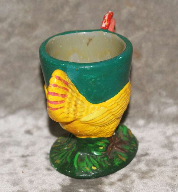 Yellow ceramic chicken egg cup @@ CCRRAAZZYY R1 START