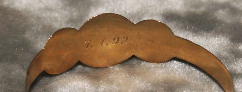 9ct Gold christening bracelet (2.1g)