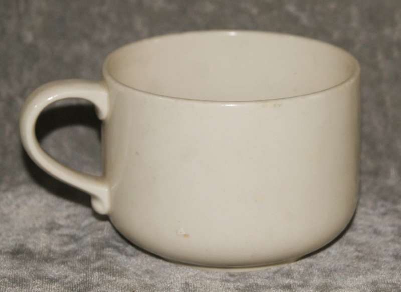Vintage oversized tea cup @ R1 start