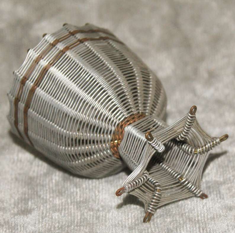 Wire egg cup @ R1 start