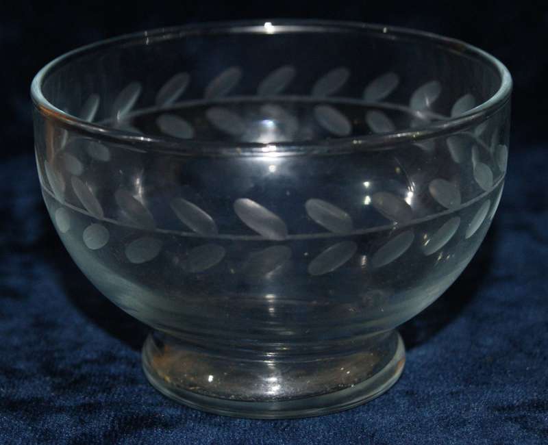 Hand cut glass dessert bowl @ R1 start