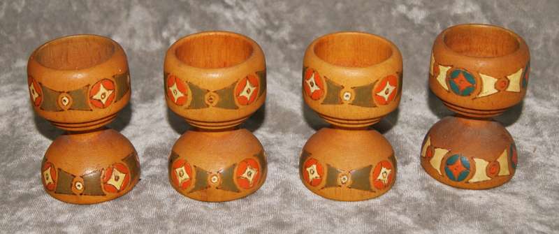 Set of 4 wooden egg cups @ R1 start