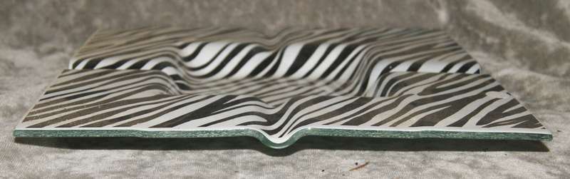 Art glass zebra pattern dish @ R1 start