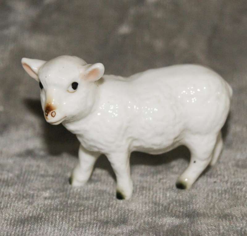 Vintage porcelain sheep @ Crazy R1 start