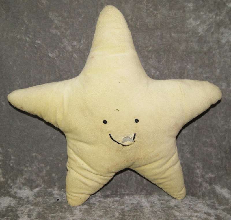 Plush  yellow star pillow @ Crazy R1 start
