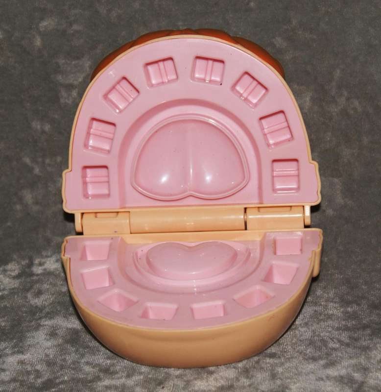 Play-Doh tooth keeper/ mould @ Crazy R1 start