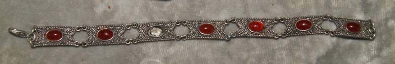 925 Sterling silver and Garnet bracelet (18.2g) @ Crazy R1 start